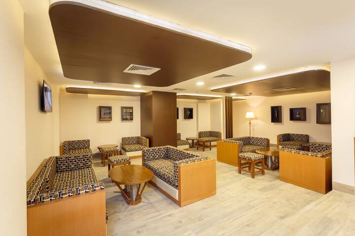 Lounge 98 of 119