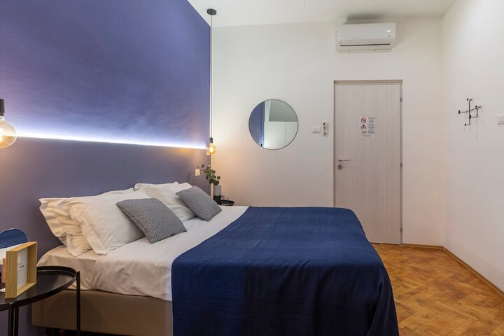 Room 3 of 11