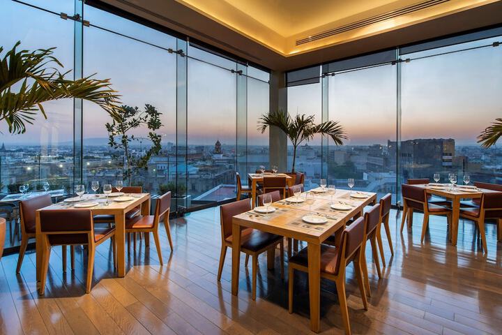 Dining 76 of 115