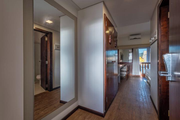 Room 51 of 139