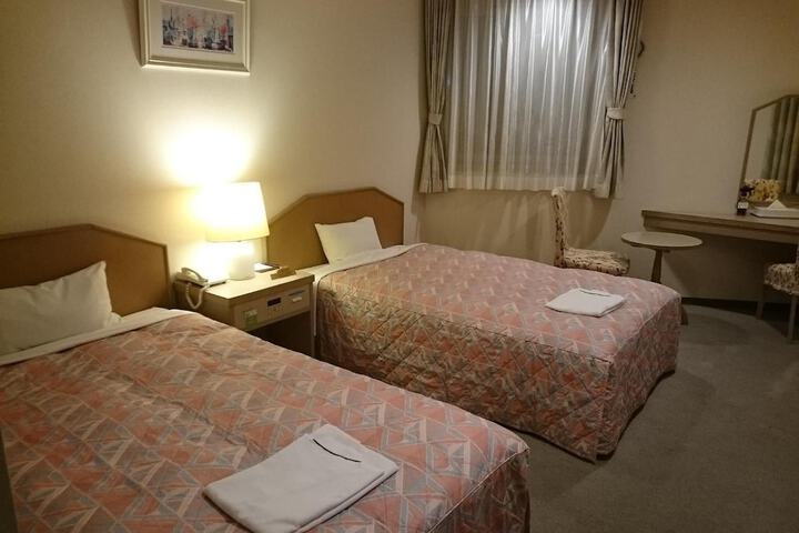 Room 18 of 50