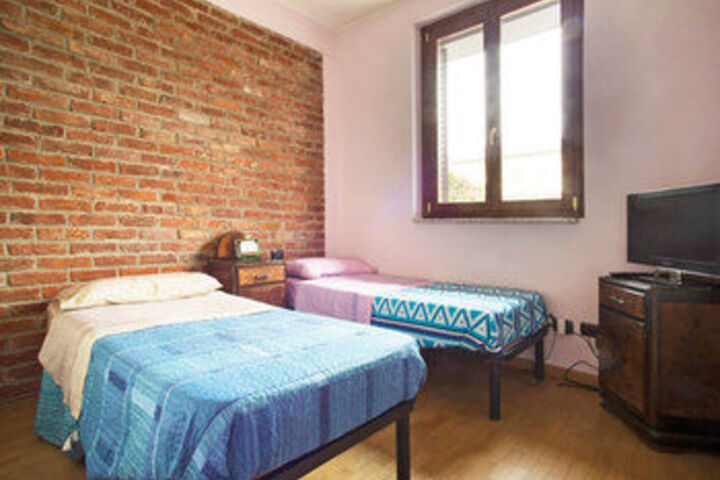 Room 120 of 320