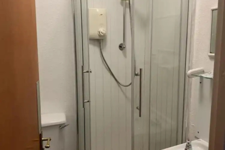Room 7 of 11