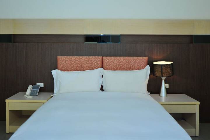 Room 6 of 49