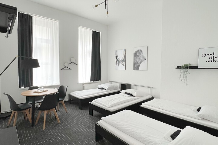 Room 15 of 37