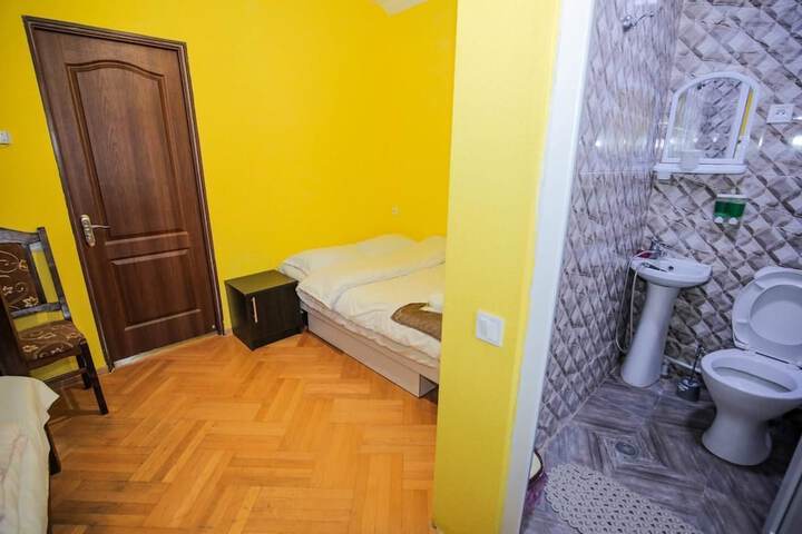 Room 28 of 39