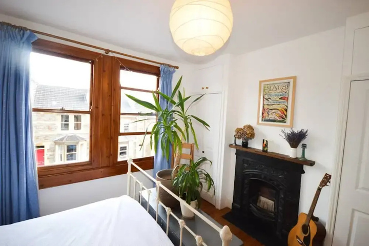 Room 2 of 12