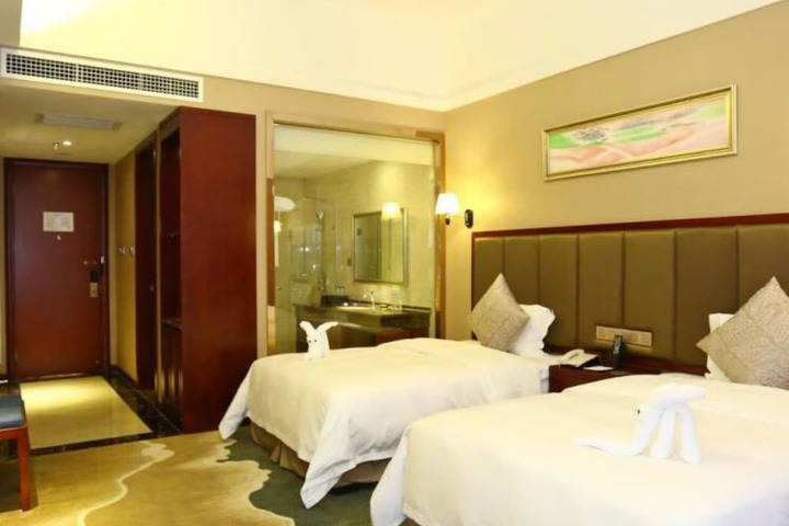 Room 11 of 20
