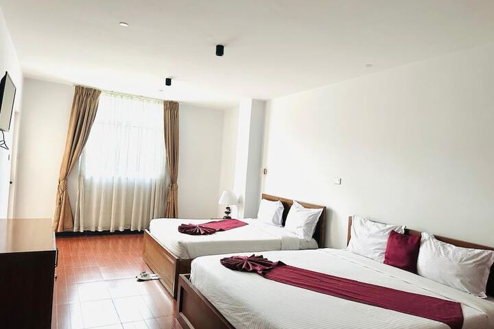 Room 7 of 19