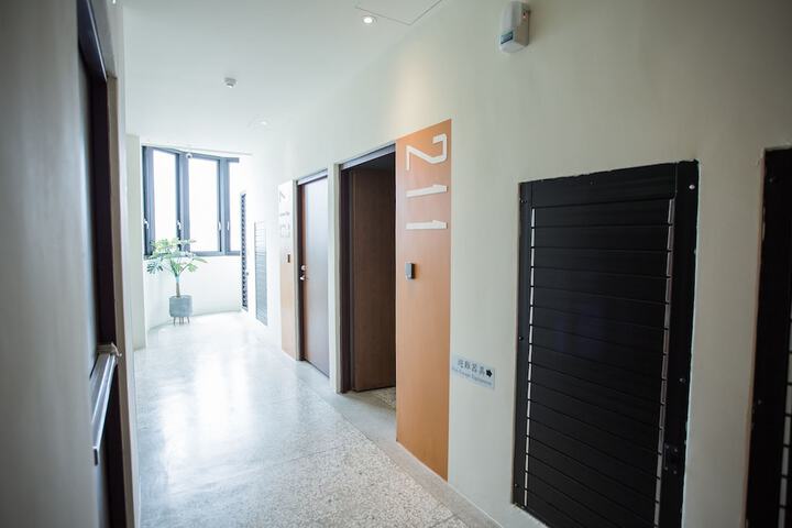 Ballroom/Hall 165 of 177
