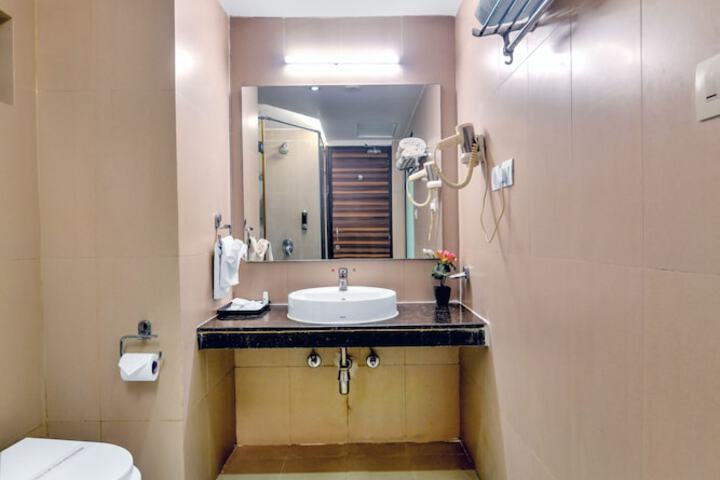 Room 25 of 65
