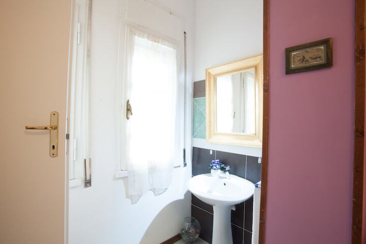 Room 45 of 68