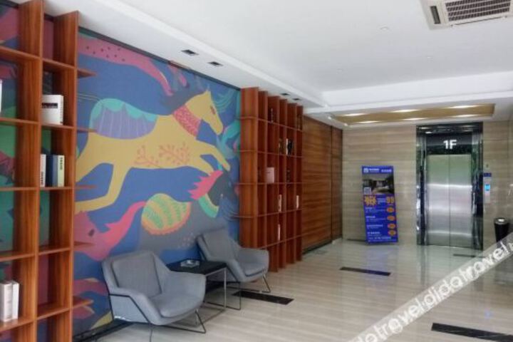 Hotel Interior 7 of 20