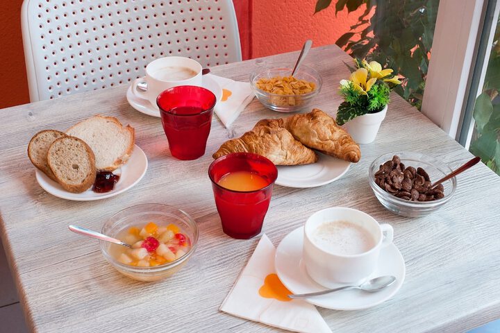 Breakfast/Coffee Service 26 of 31