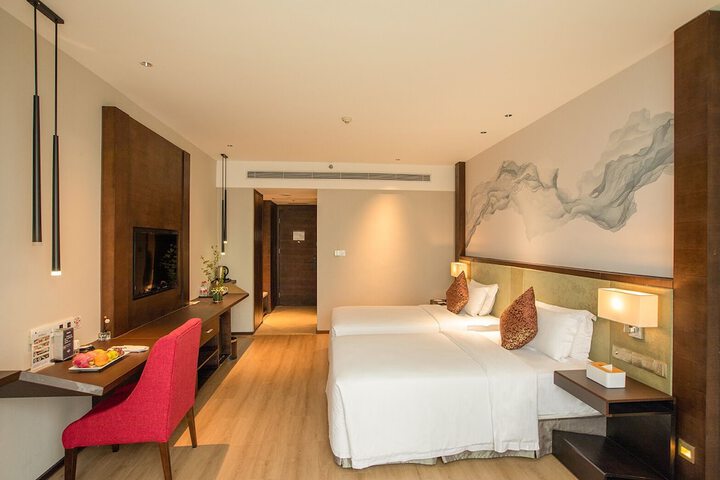 Room 18 of 60