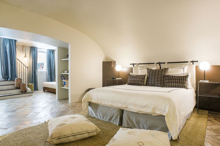 Room 5 of 228