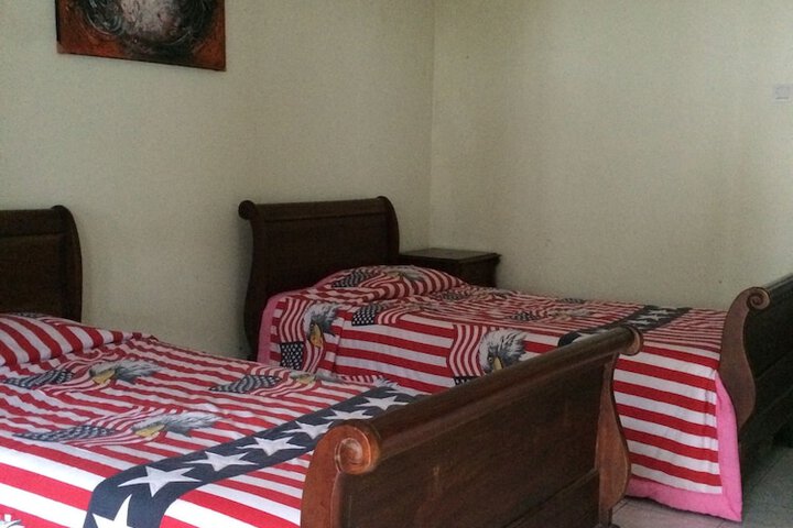 Room 6 of 32