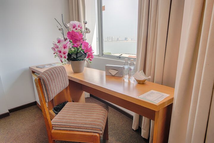Room 14 of 38