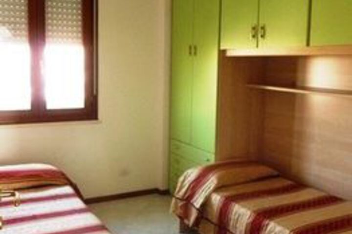 Room 22 of 42