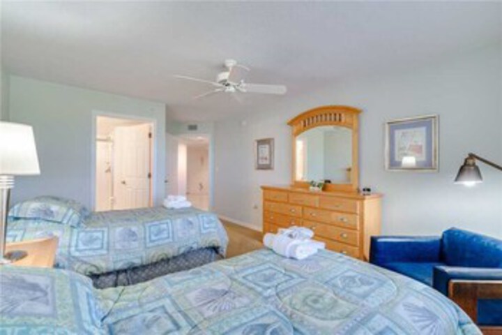 Room 32 of 41