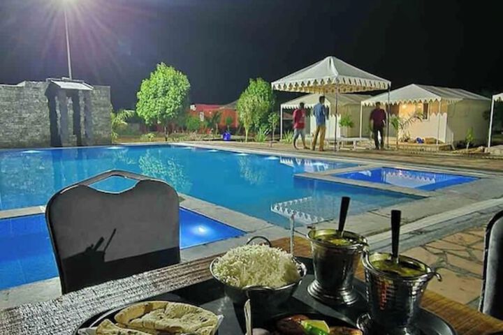 Pool 44 of 51