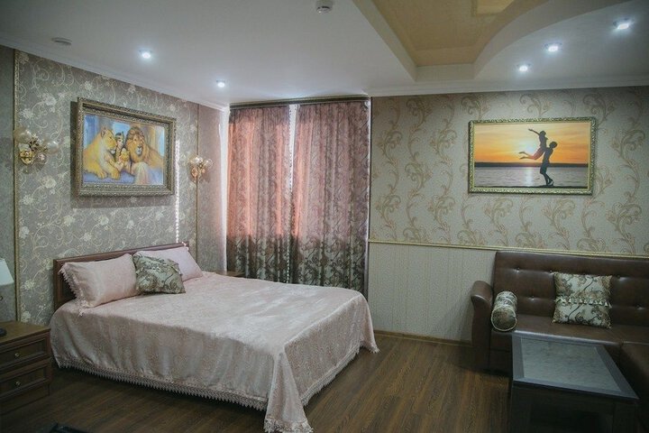 Yunost Hotel