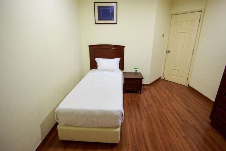 Room 15 of 42