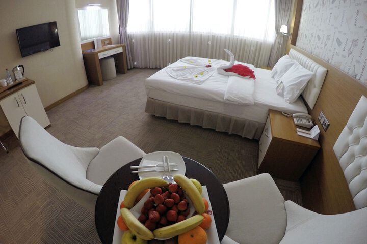 Room 4 of 38