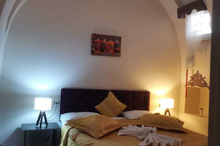 Room 72 of 185