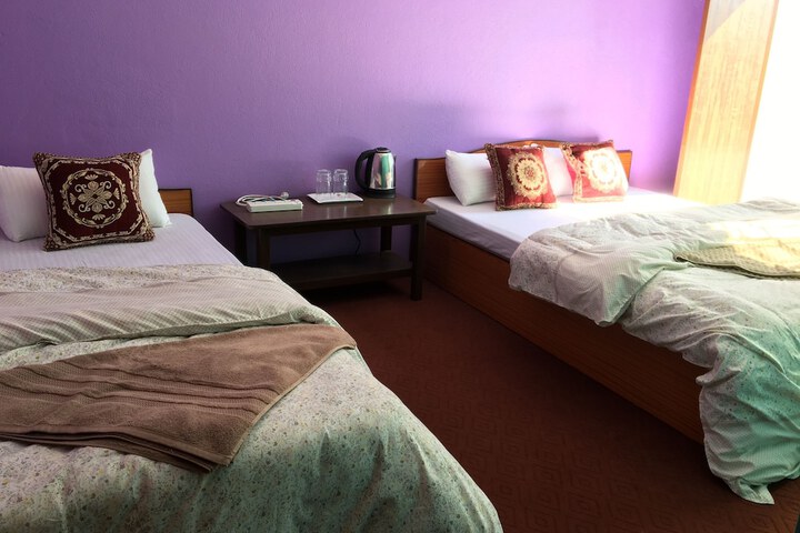 Room 8 of 18