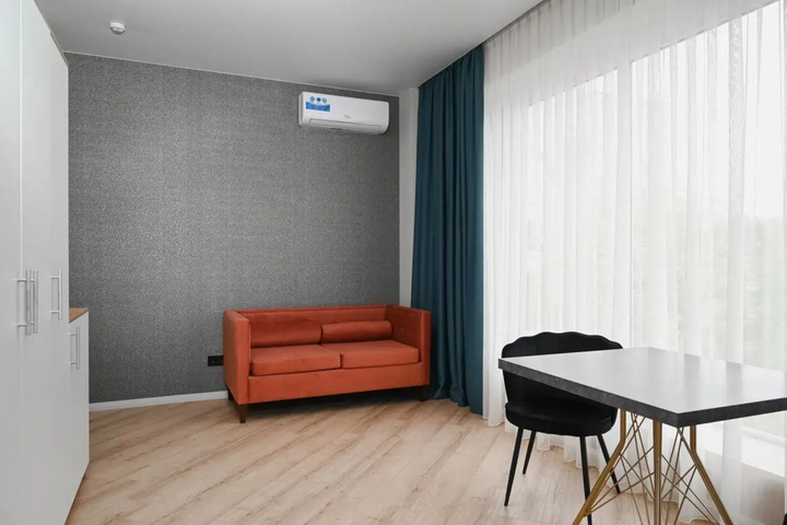 Room 14 of 32