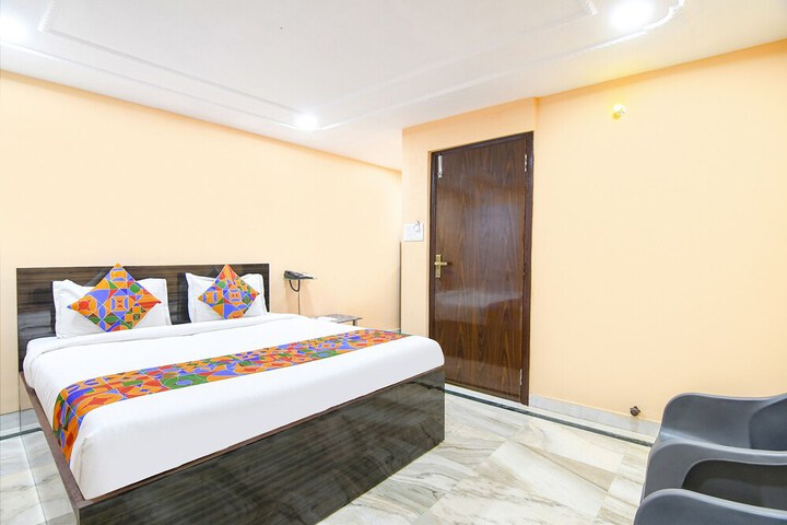 Room 18 of 32