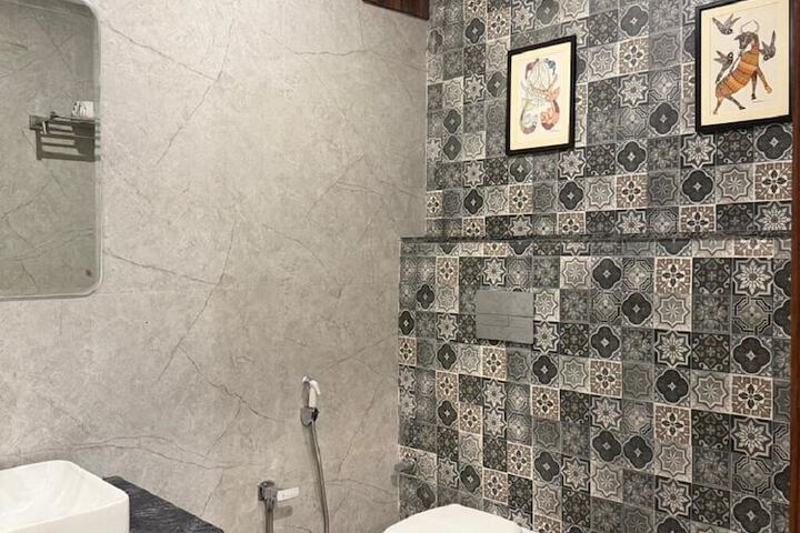 Room 19 of 28
