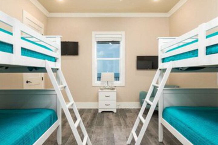 Room 44 of 48