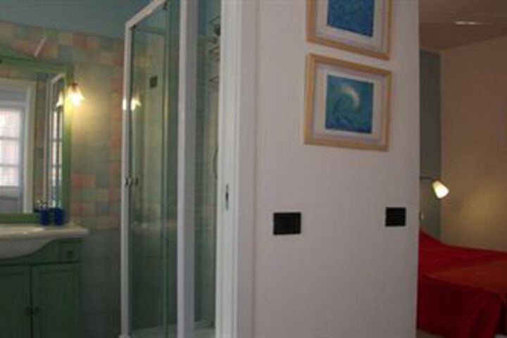 Room 13 of 21