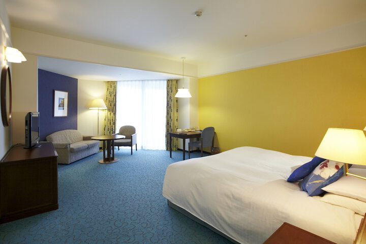 Room 16 of 145