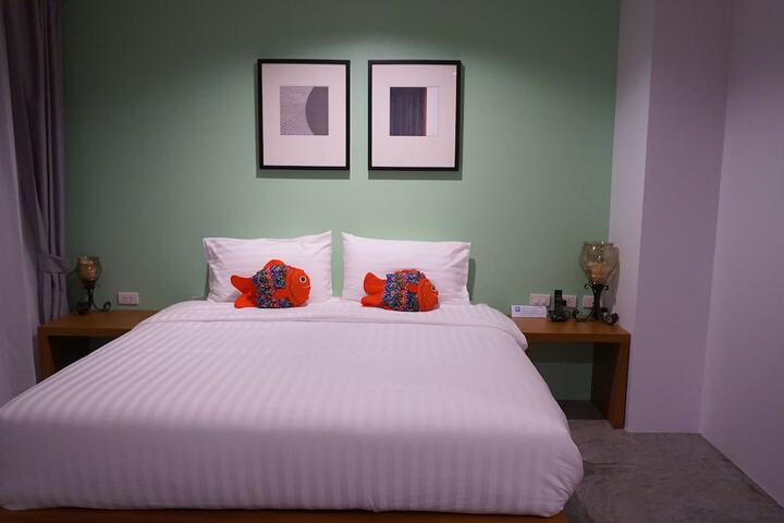 Room 17 of 49