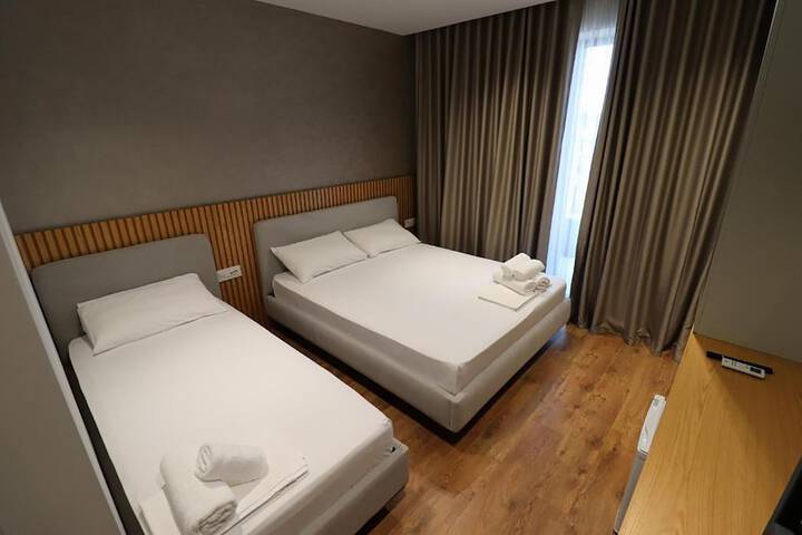 Room 6 of 94