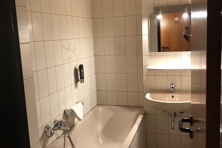 Room 34 of 54