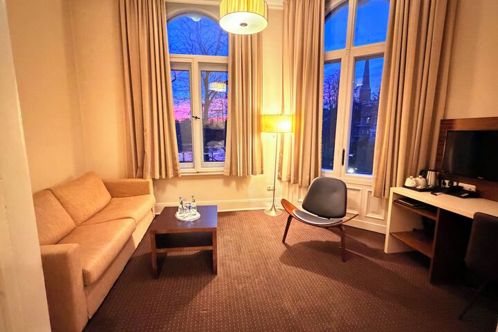Room 21 of 49