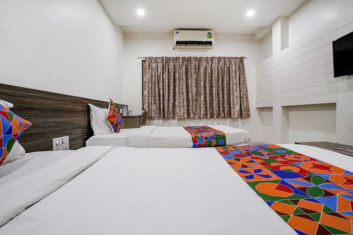 Room 10 of 34