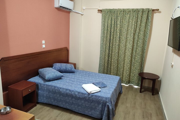 Room 7 of 32