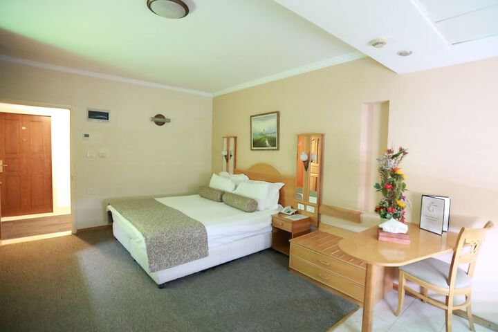 Room 32 of 86