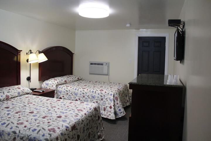 2 Double Beds (11 of 12)