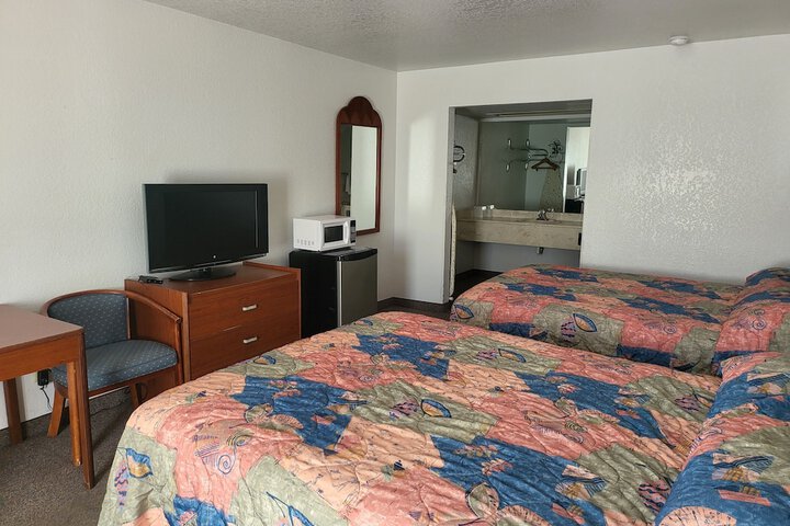 Comfort Double Room 2 Queen Beds (11 of 13)