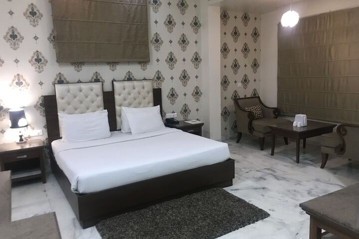 Room 55 of 288