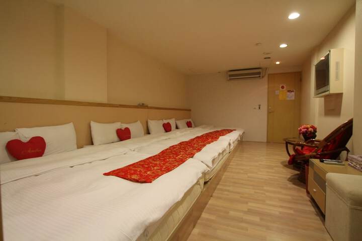 Room 40 of 115