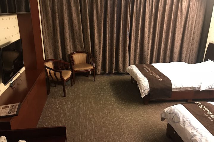Room 15 of 28
