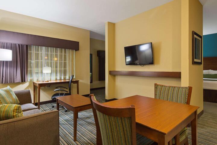 Accessible Suite 2 Queen Mobility Accessible Bathtb Sofa Bed Kitch Full Breakfast (15 of 15)