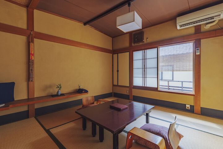 Room 21 of 60